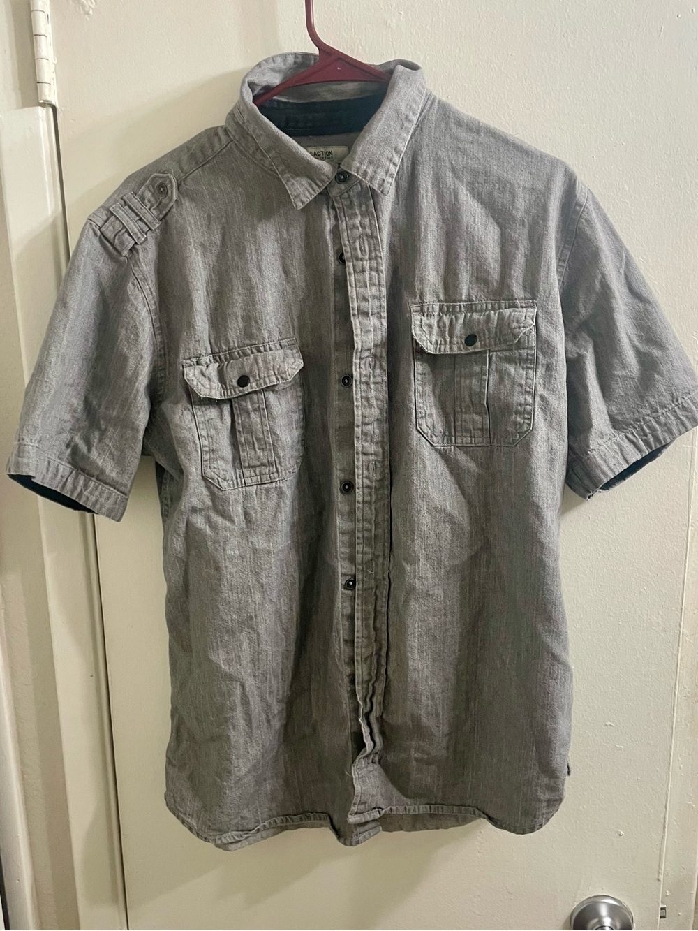 Kenneth Cole Reaction Mens Large Grey Epaulette Short Sleeve Button Down Good
